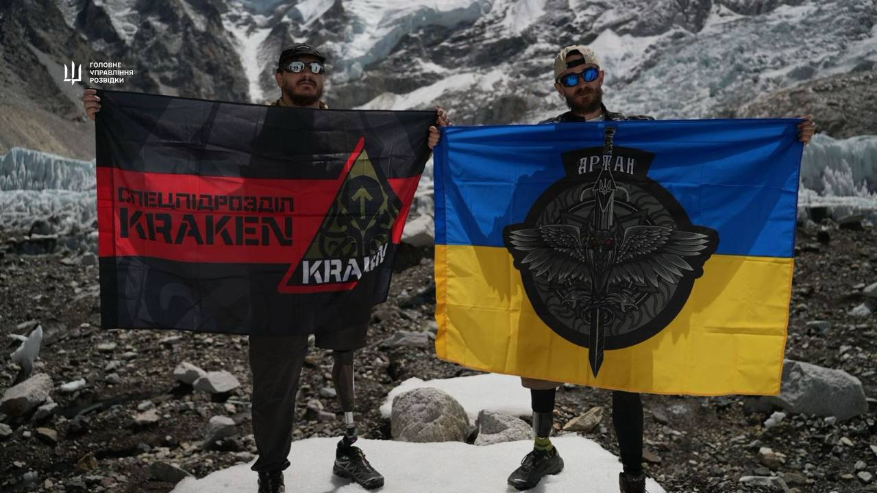 Ukrainian war veterans of military intelligence, Ivan Tarn (right) and Oleksandr Dashko (left), climbed the Everest base camp at 5,280 meters on prosthetics to raise fund for phantom pain treatment.