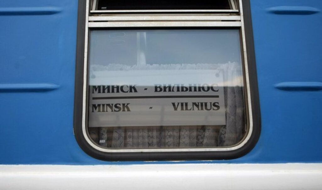 lithuania rejects belarus proposal restore passenger rail service belarusian train displaying route sign suspended minsk–vilnius line archive delfilt 74635470-6e4c-11ed-9b1e-078e1fc8f650 remains de facto client state russia moscow continues its invasion ukraine