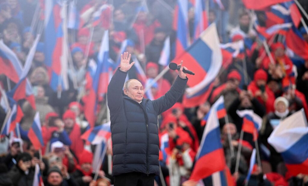 Russians support Putin Putinism war
