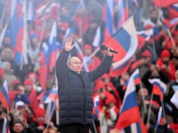 Russians support Putin Putinism war