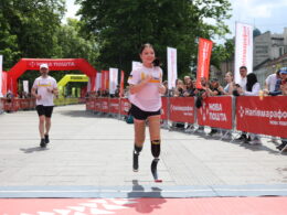 14 yearl old ukrainian with prothesis