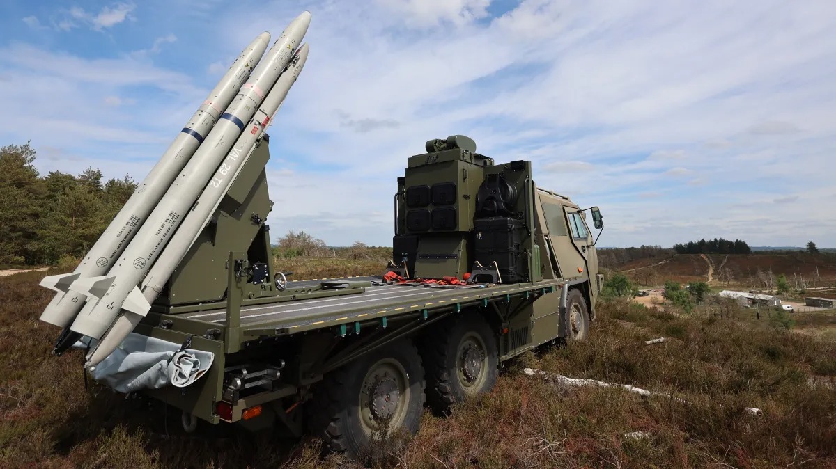 times britain sends ukraine “ikea-style” flat-packed decoys mislead russians uk-supplied raven air defense system peter tarry download fake tanks heat-emitting missiles uk-produced dummy weapons aim draw russian fire away real