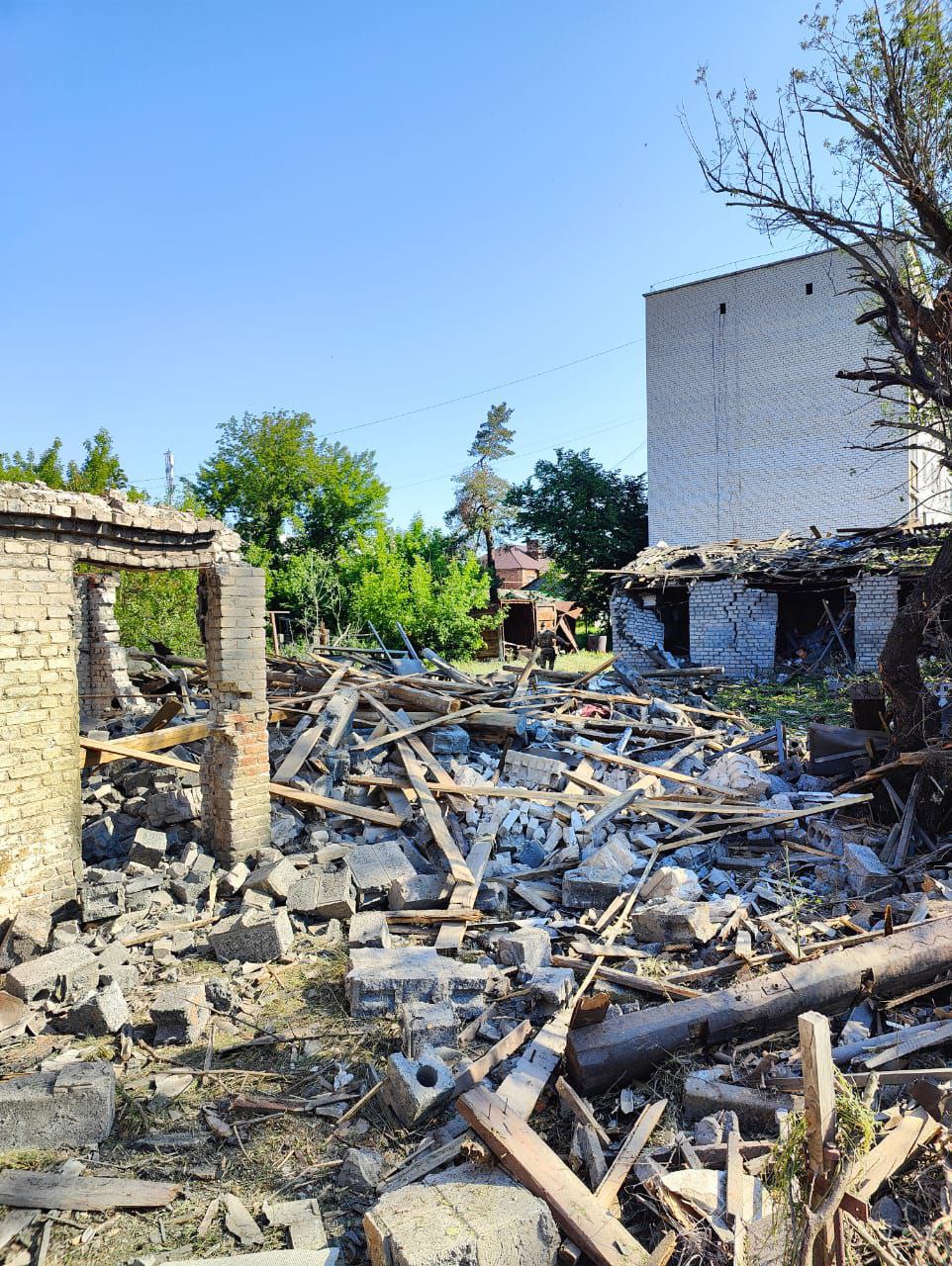 kherson woman killed 26 injured russia’s air artillery strikes aftermath russia's attacks donetsk oblast 21-22 2025 f9a9c066-7466-4785-8faf-0b92f83608da over past 24 hours russia continued ukrainian civilian areas using long-range explosive drones