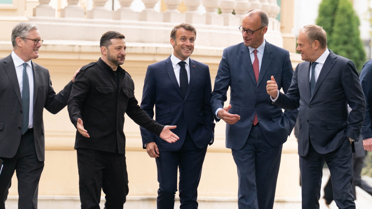Ukrainian president Zelenskyy, German Chancellor Friedrich Merz, French President Emmanuel Macron, British Prime Minister Keir Starmer
