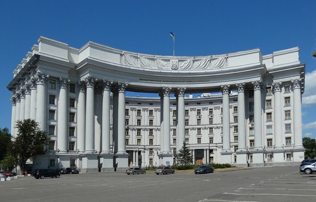 Putin wants a buffer zone in Ukraine — Kyiv says put it in Russia