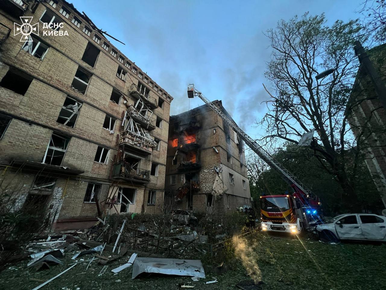russian air attack kills 14 kyiv aftermath russia's missile drone strike overnight 17 2025 emergency service 5d2e427d-1b74-46a1-8e38-281ba7eb3c7b ukraine news ukrainian reports