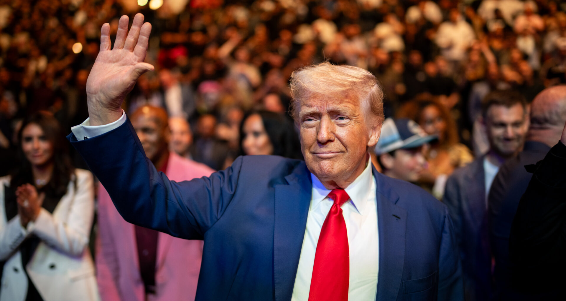 wsj trump blames pentagon ukraine weapons pause donald ufc fight 2025 white house zelenskyy told directly didn’t order hold arms shipments which has now been lifted news ukrainian reports