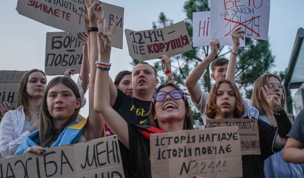 Protests against the gutting of Ukraine's anti-corruption agencies in Vinnytsia