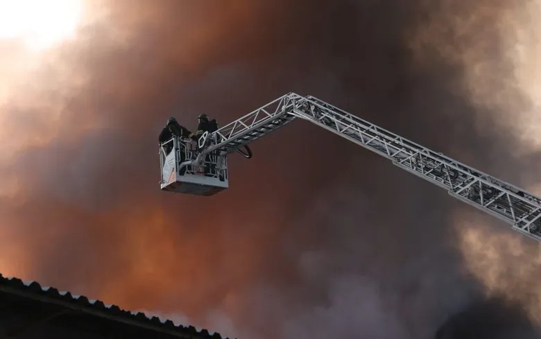 another war crime russia’s drones kill injure civilians dnipro fire after russian drone strike serhii lysak telegram last night killed civilian injured five others round daily long-range attacks against ukrainian