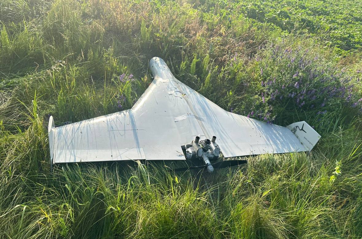 russia’s new decoy drone all chinese parts—and still carries bomb unknown russian designated ukraine’s intelligence tsbst611000 telegram/serhii flesh militarnyi built deceive ukrainian air defenses has been exposed being made entirely