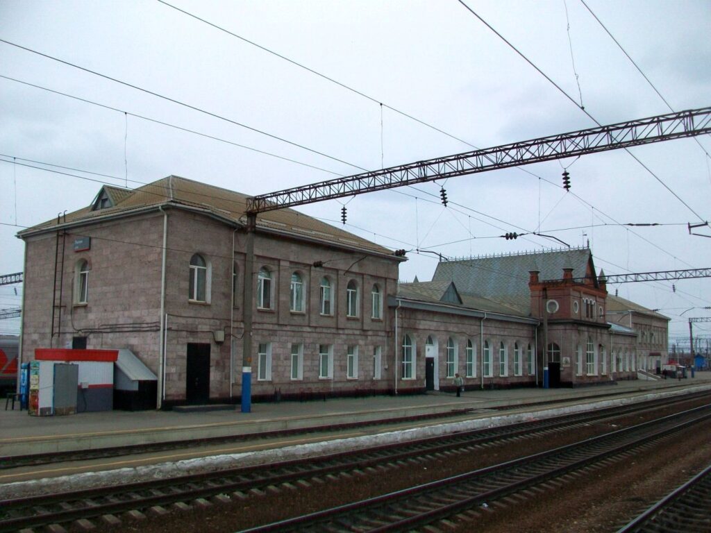 A direct drone strike lit up Liski rail station—Russia confirmed train delays across its southern network (video)