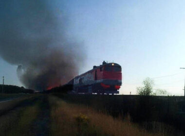 ukraine’s commandos struck moving russian fuel train occupied crimea convoy burns near dzhankoi railway station after ukrainian special operations forces strike early hours 21 2025 / sofmilgovua 92d33ae6-306c-4a04-b2cd-b8cf17d57e7a kyiv’s elite