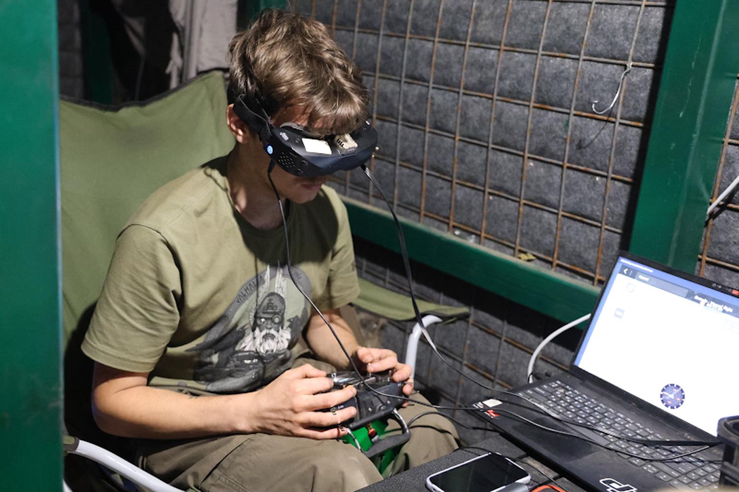 Ukraine drones AI swarms