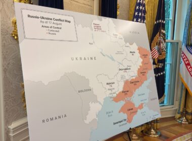 oval office showed 20% ukraine taken—zelenskyy says just 1% 1000 days actually russian-occupied ukrainian territories displayed ahead 18 summit us-prepared dated 17 shows estimated control levels oblast note disclaiming authority