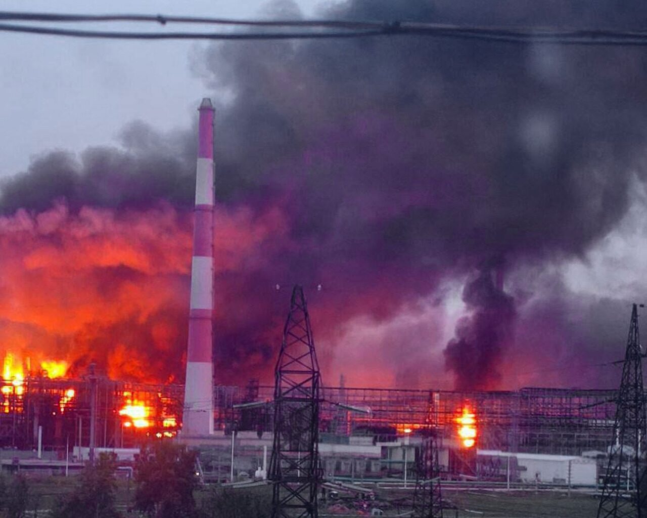 analysis two months deep strikes explains what ukraine really targets russian oil refineries · post fires kuybyshevsky refinery samara russia after drone attack 28 2025 telegram/exilenova+ oil-depot-on-fire-samara-5008117500373742143 ukraine’s two-month strike