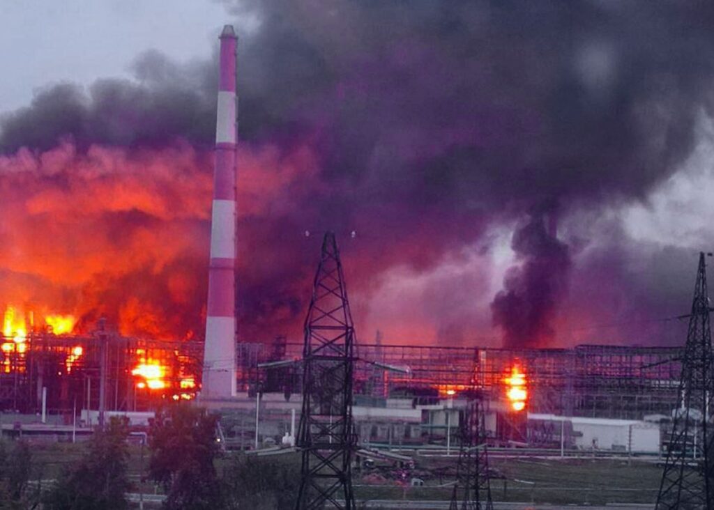 analysis two months deep strikes explains what ukraine really targets russian oil refineries · post fires kuybyshevsky refinery samara russia after drone attack 28 2025 telegram/exilenova+ oil-depot-on-fire-samara-5008117500373742143 ukraine’s two-month strike