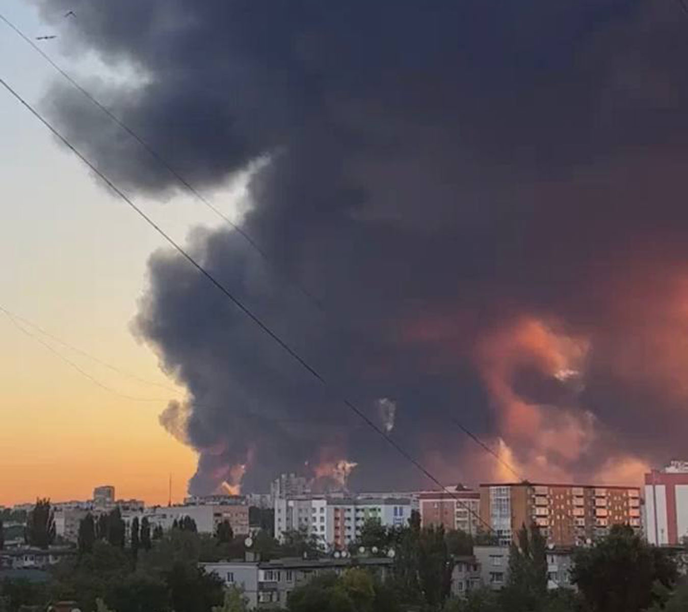 russia targeted ukraine 270 dornes 10 missiles while trump zelenskyy met washington fire poltava oblast after russia's combined missile drone attack overnight 19 2025 telegram/exilenova+ poltava-oblast hit homes greenhouses power