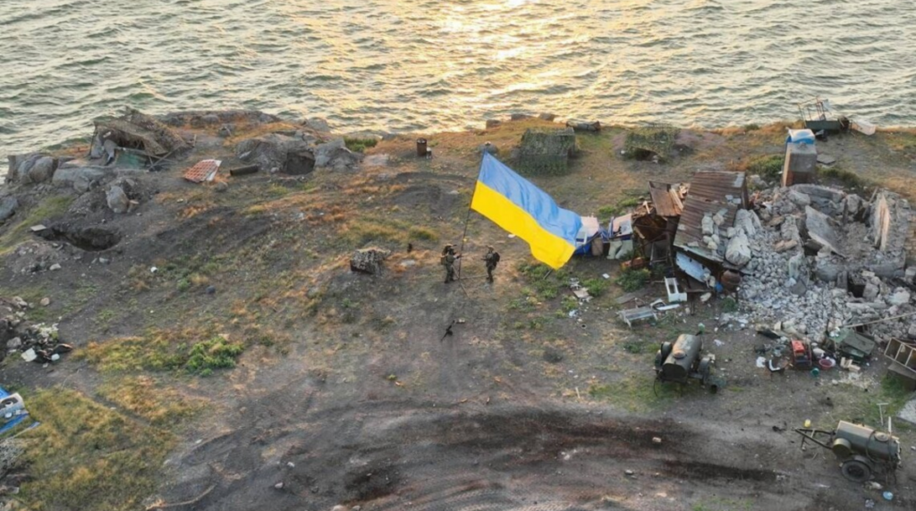 zmiinyi island ukrainian flag