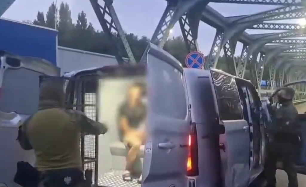 Poland deports Ukrainian who threatened arson attacks