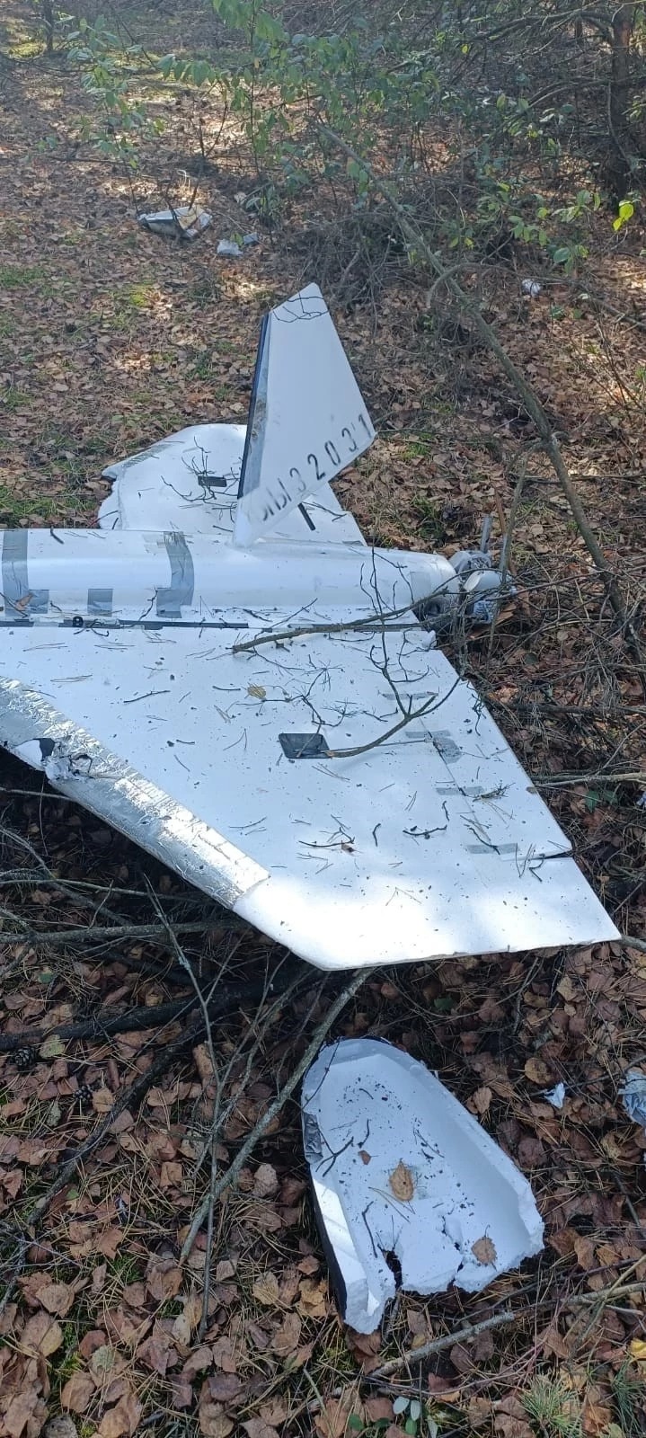 one russian drone fell polish military base near warsaw—one 16 overnight incursions 10 gerbera tail serial number ыы32031 marked cyrillic found poland after 2025 incursion 000lld18l5w78iy9-c123-f4 landed grounds territorial defense