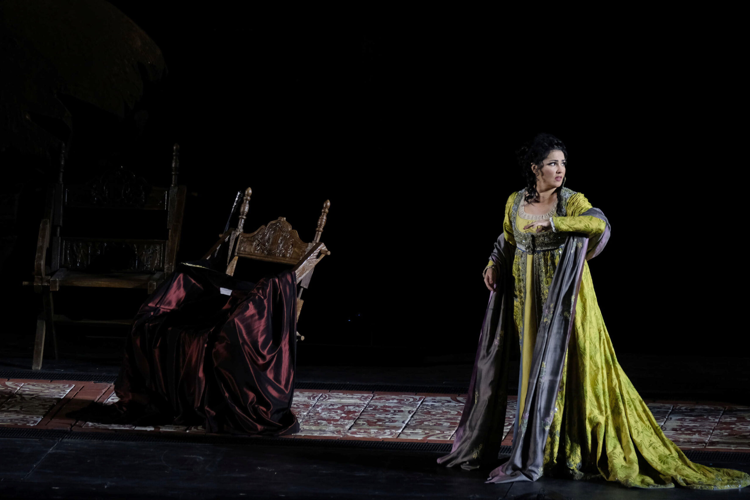 Russian soprano Anna Netrebko faces protests at sold-out London Opera performances due to her Kremlin ties.