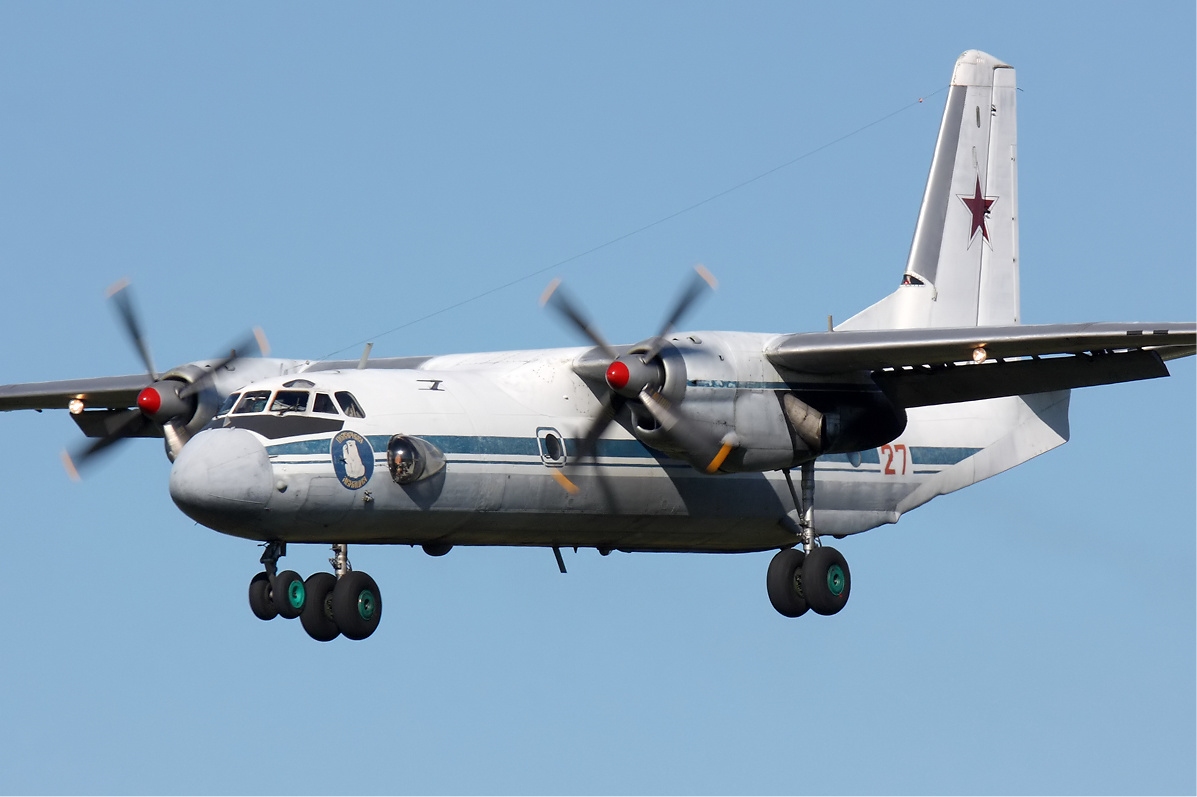 俄罗斯 An-26。