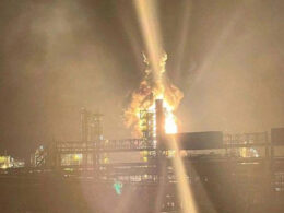 ukraine’s drones hit deep—st petersburg’s main fuel plant engulfed flames engulf kinef refinery russia's leningrad oblast near st petersburg after ukrainian drone strike 14 2025 kirishi-refinery-nice major fire broke out