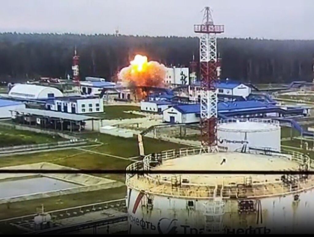 ukraine quietly hits key russian fuel node—twice one week (video) moment liutyi drone strike vtorovo pumping station vladimir oblast russia 12 2025 earlier goes boom has struck same facility second