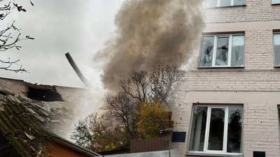 russia hit ukrainian city 20 drones daylight — four civilians killed child among wounded · post aftermath mass russian shahed drone strike novhorod-siverskyi near border chernihiv oblast 21 2025 viacheslav