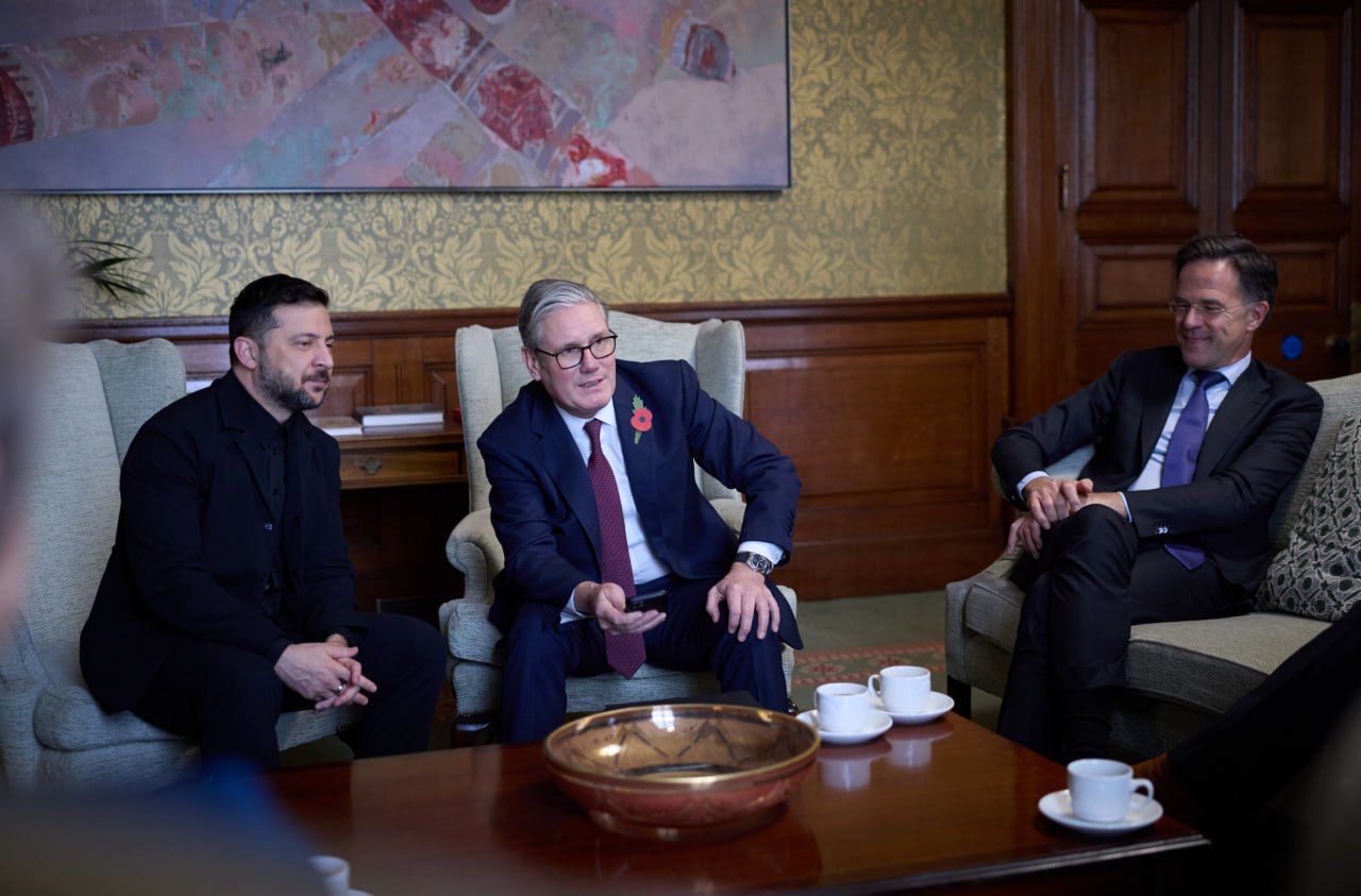 Ukrainian President Volodymyr Zelenskyy, UK Prime Minister Kier Starmer, and NATO Secretary-General Mark Rutte in London at the Coalition of the Willing meeting on 24 October, 2025.