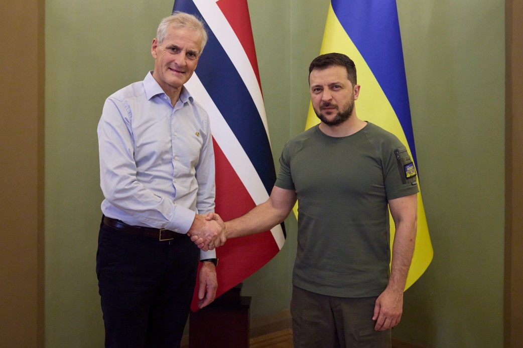 Norwegian Prime Minister Jonas Gahr Støre with Ukrainian President Volodymyr Zelenskyy in Ukraine, 1 July 2022.