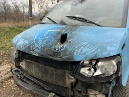 car with journalists in kherson