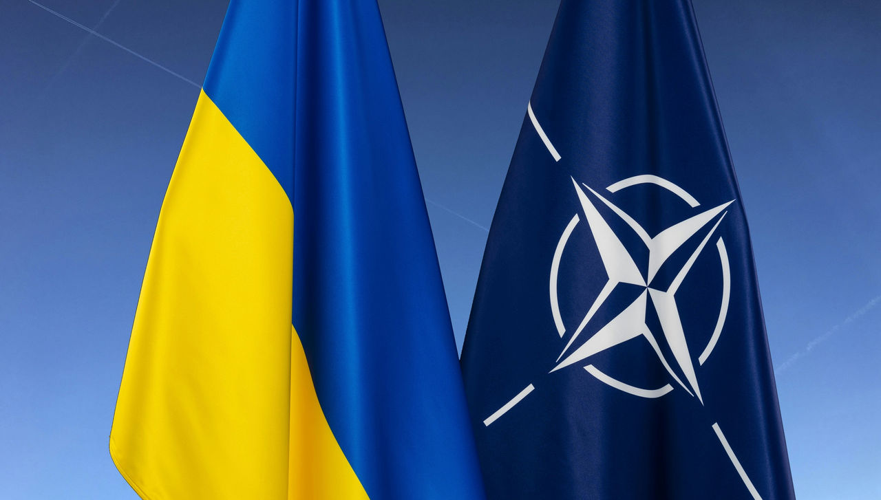 Flags of Ukraine and NATO. Image: NATO