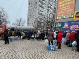Donetsk residents queuing for water as Russian-installed occupation authorities fail to provide basic services. Photo: itsdonetsk Telegram channel, via RBC