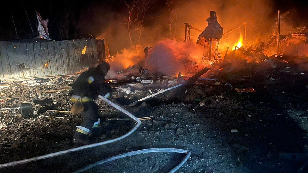 russia keeps targeting power grid ukraine-controlled part donetsk oblast fully blacked out outages three more oblasts · post firefighter extinguishes burning residential building samarskyi district dnipropetrovsk after russian attack 1