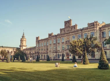 How Students in Ukraine Use Technology to Overcome Education Barriers