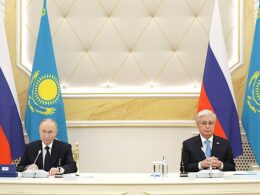 Russia Kazakhstan flag Russian President Vladimir Putin (left) and Kazakh President Kassym-Jomart Tokayev (right)