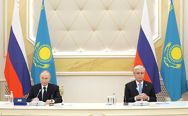 Russia Kazakhstan flag Russian President Vladimir Putin (left) and Kazakh President Kassym-Jomart Tokayev (right)