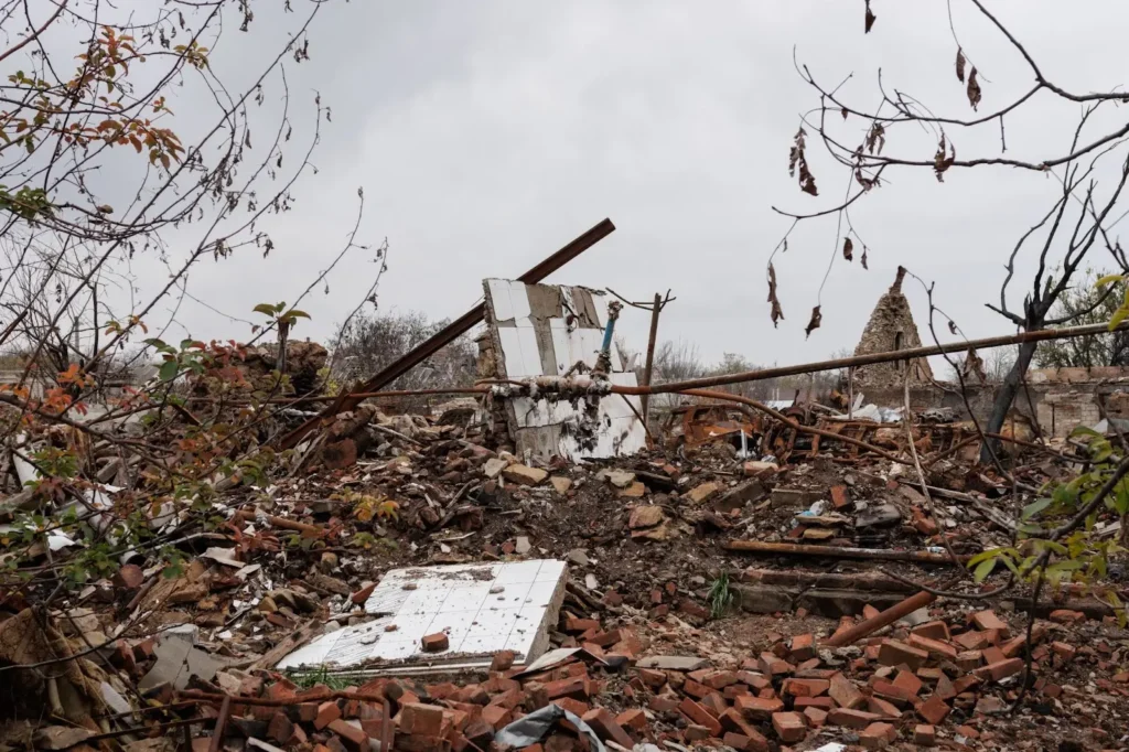 Russian artillery strikes Donbas Ukraine