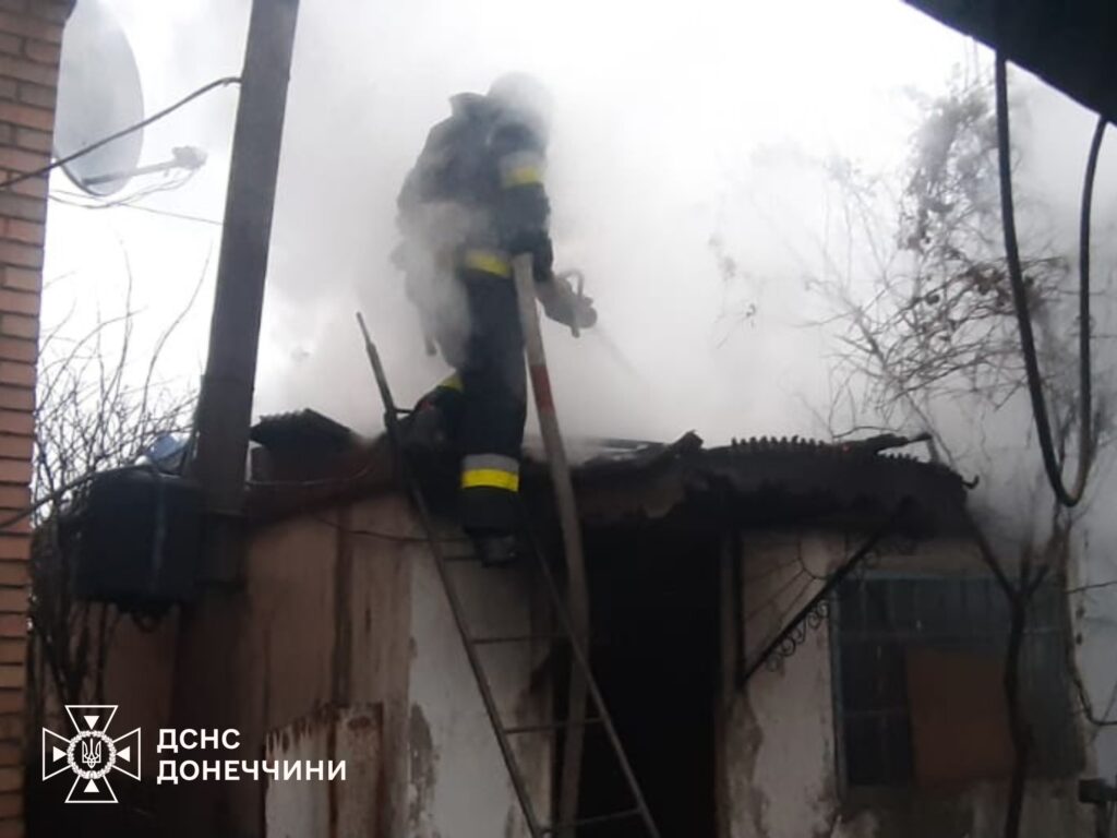 Emergency workers on site of a Russian strike in Sloviansk, Donetsk Oblast. Photo: DSNS Donetsk Oblast
