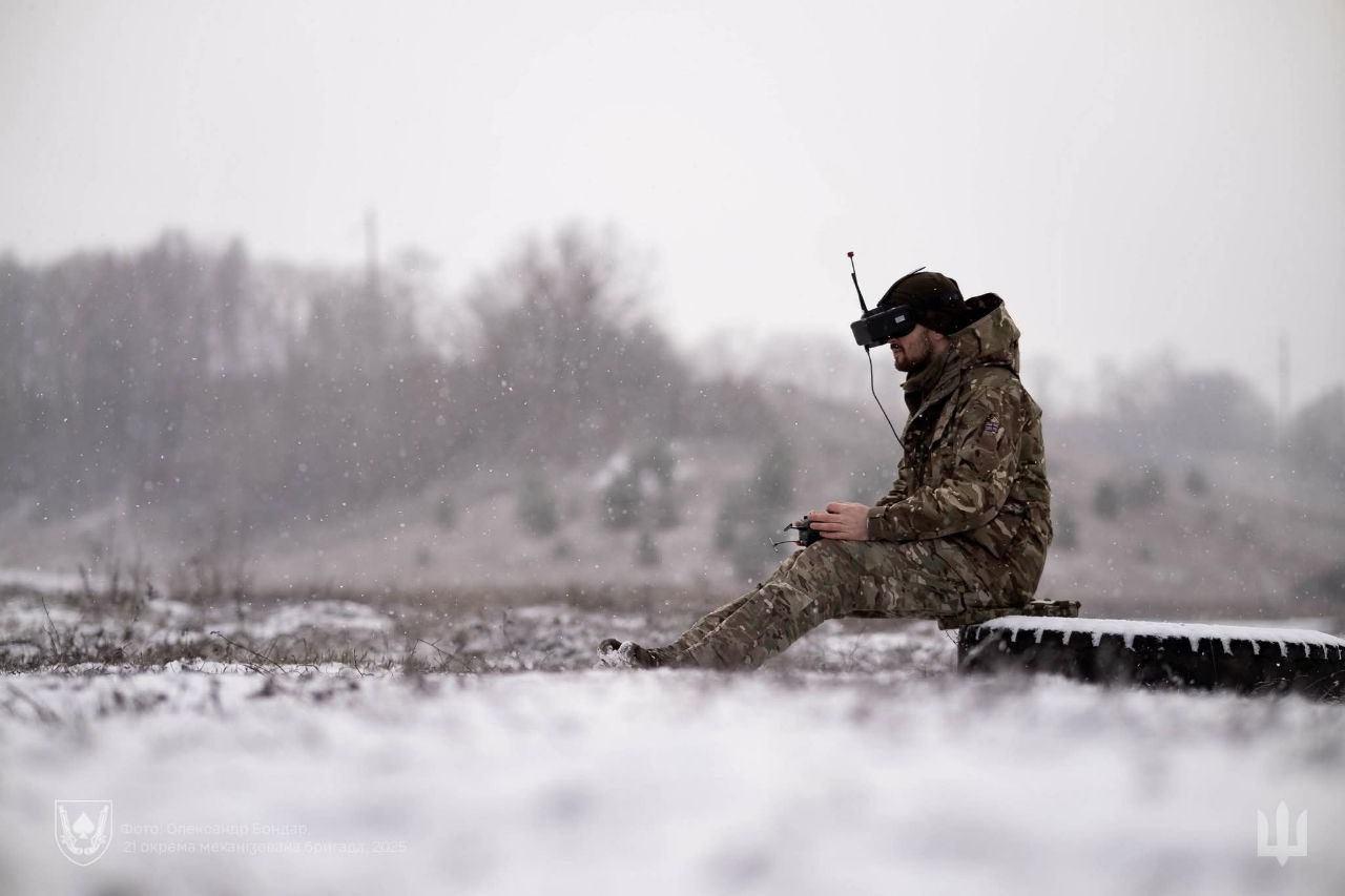 A 21st Mechanized Brigade drone operator