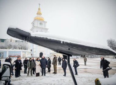Ukrainian officials meet on Mykhailivska Square in Kyiv as the government seeks international support for the energy system amid rolling blackouts caused by Russian strikes. Photo: Andrii Sybiha
