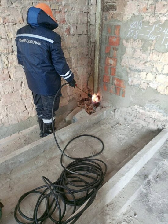 Lviv utility workers solidarity Kyiv