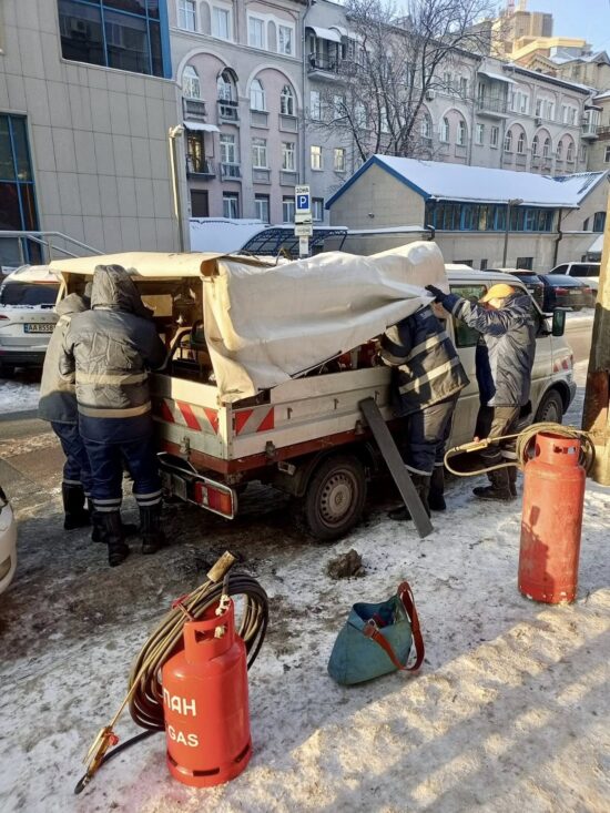Lviv utility workers arrive in Kyiv