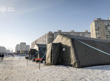 1676 high-rises kyiv still lack heating after russia’s winter attacks · post emergency shelters known points invincibility set up amid outages service reported last week operated 91 tents provide heat