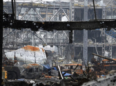 Ukraine commemorates defends of Donetsk Airport