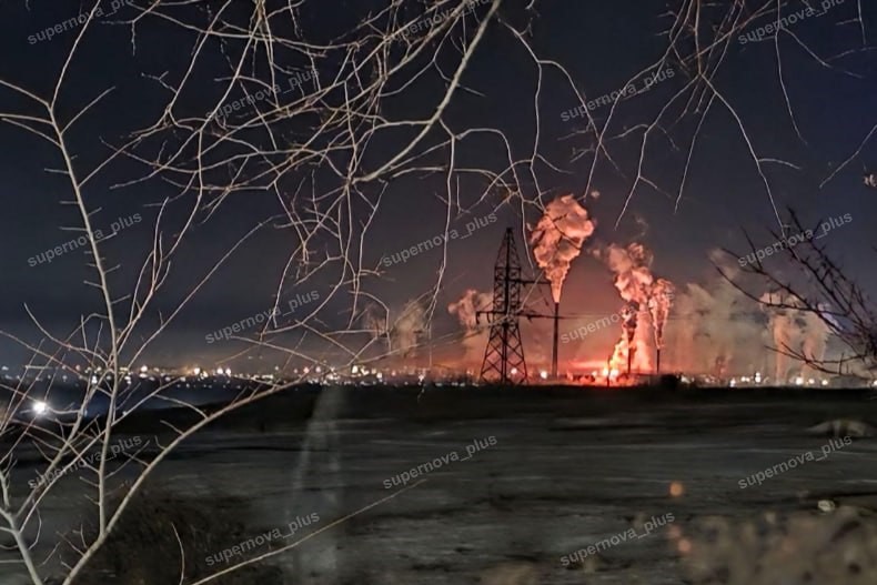 Flames at Nevinnomyssk Azot chemical plant in Russia’s Stavropol Krai following a Ukrainian drone attack on 14 January 2026. Photo: Supernova+