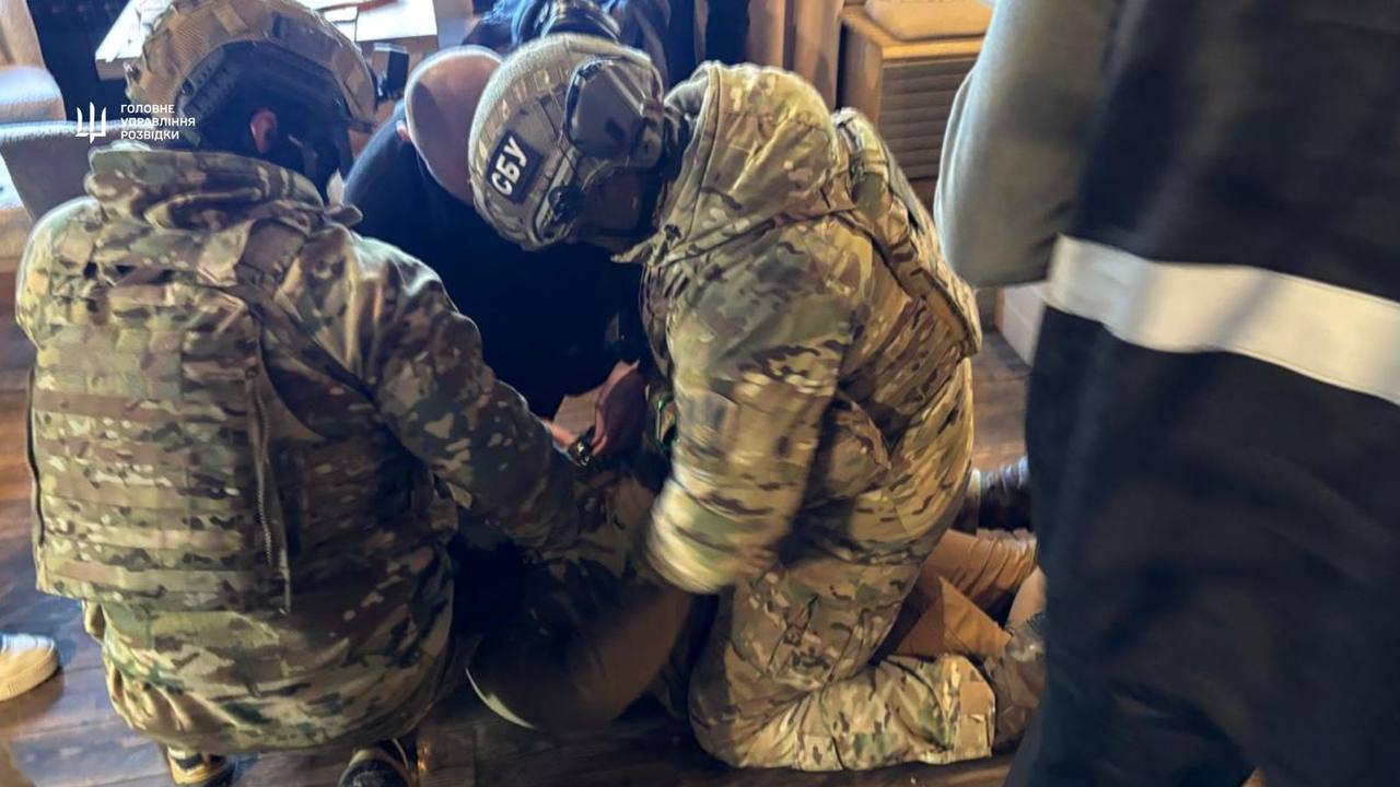 35-year-old belarusian woman arrested kyiv suspicion spying kgb since 2015 · post sbu detaining suspect hur e9c9a5a1-19ff-493c-963f-e8ce2d0ea01e (1) ukraine news ukrainian reports