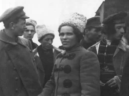 Nestor Makhno (center) in traditional papakha hat with fighters of his Revolutionary Insurgent Army of Ukraine, Spring 1919