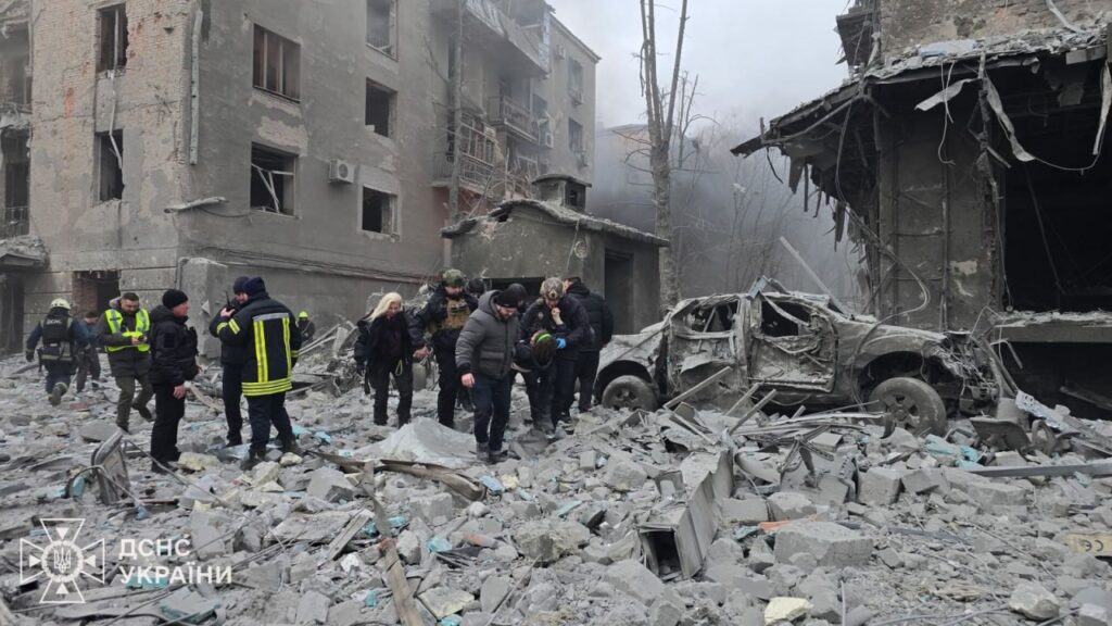 Emergency workers responding to the site of a Russian missile strike on on a residential area in Kharkiv, 2 January 2026. Photo: Volodymyr Zelenskyy